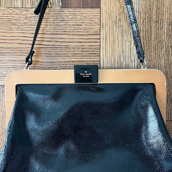 Kate Spade | Marga Zuma Beach Black Patent Wood Purse - Picture 3 of 11